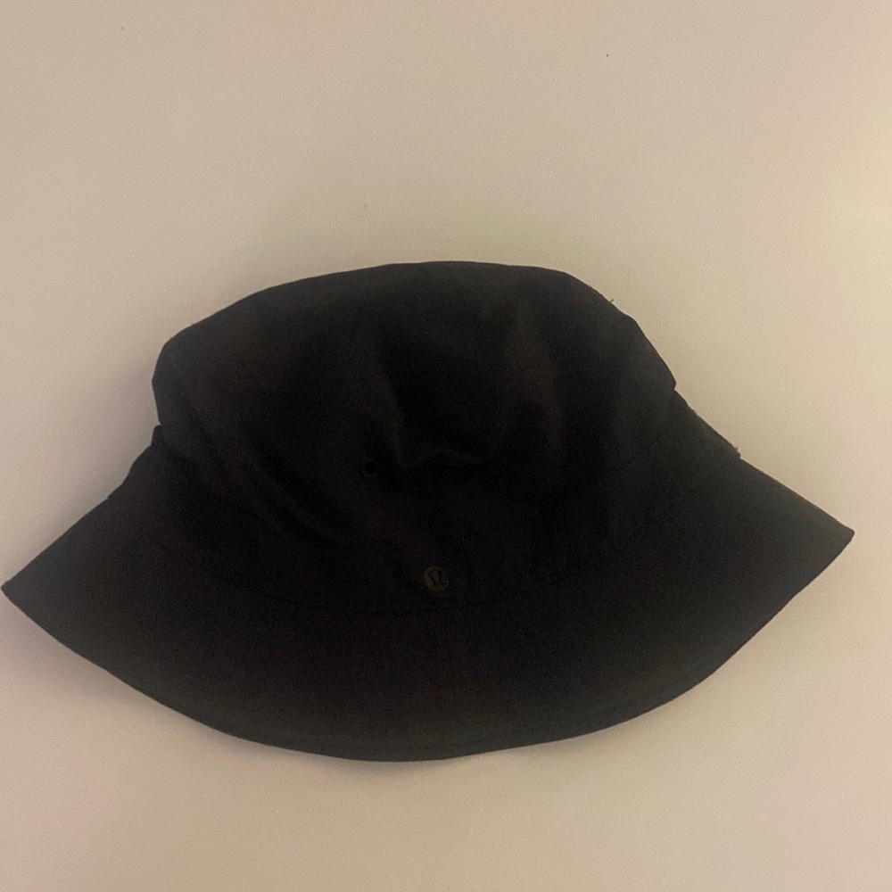 Lululemon bucket hat
